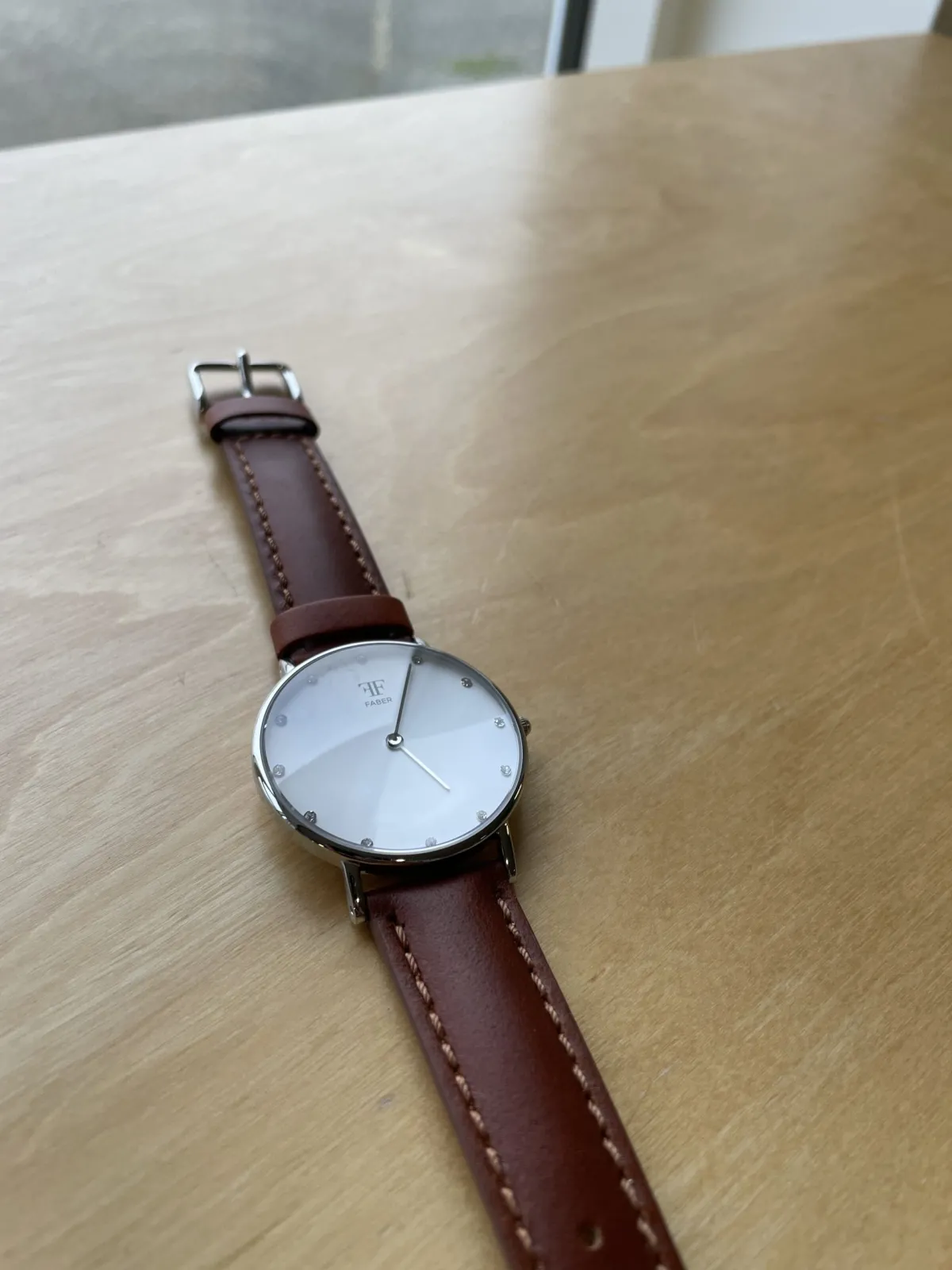 FABER-TIME DAME UR STÅL BLANK M/HVID URSKIVE OG STEN. VÆLG REM F408/F412/F413