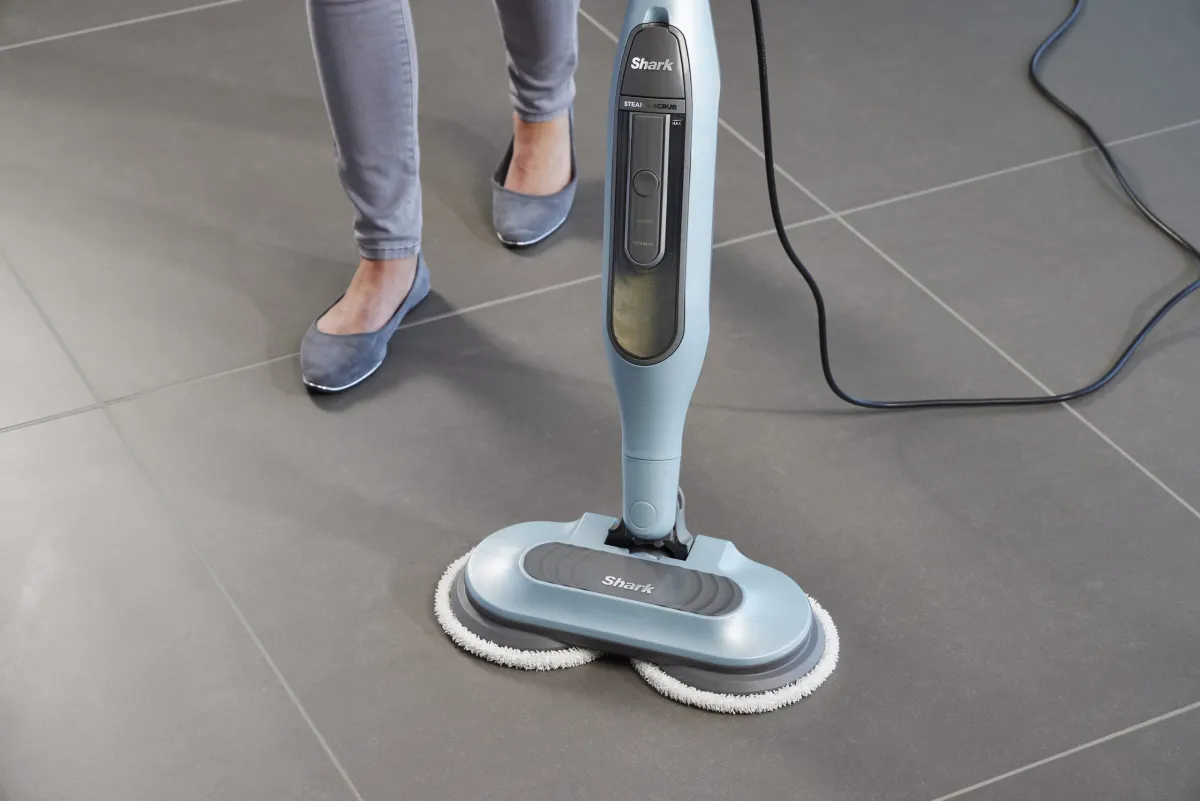SHARK STEAMER OG AUTOMATISK SCRUB MOP