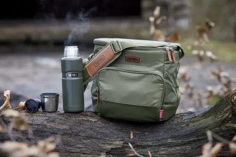 THERMOS Adventure med termoflaske 470 ml og køletaske - grøn