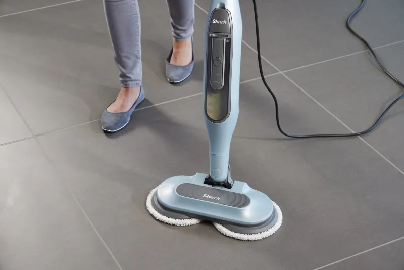 SHARK STEAMER OG AUTOMATISK SCRUB MOP
